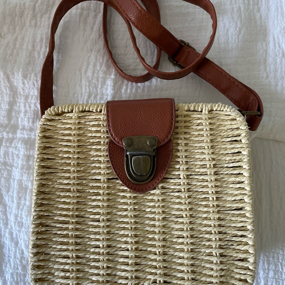 Hoxis woven purse